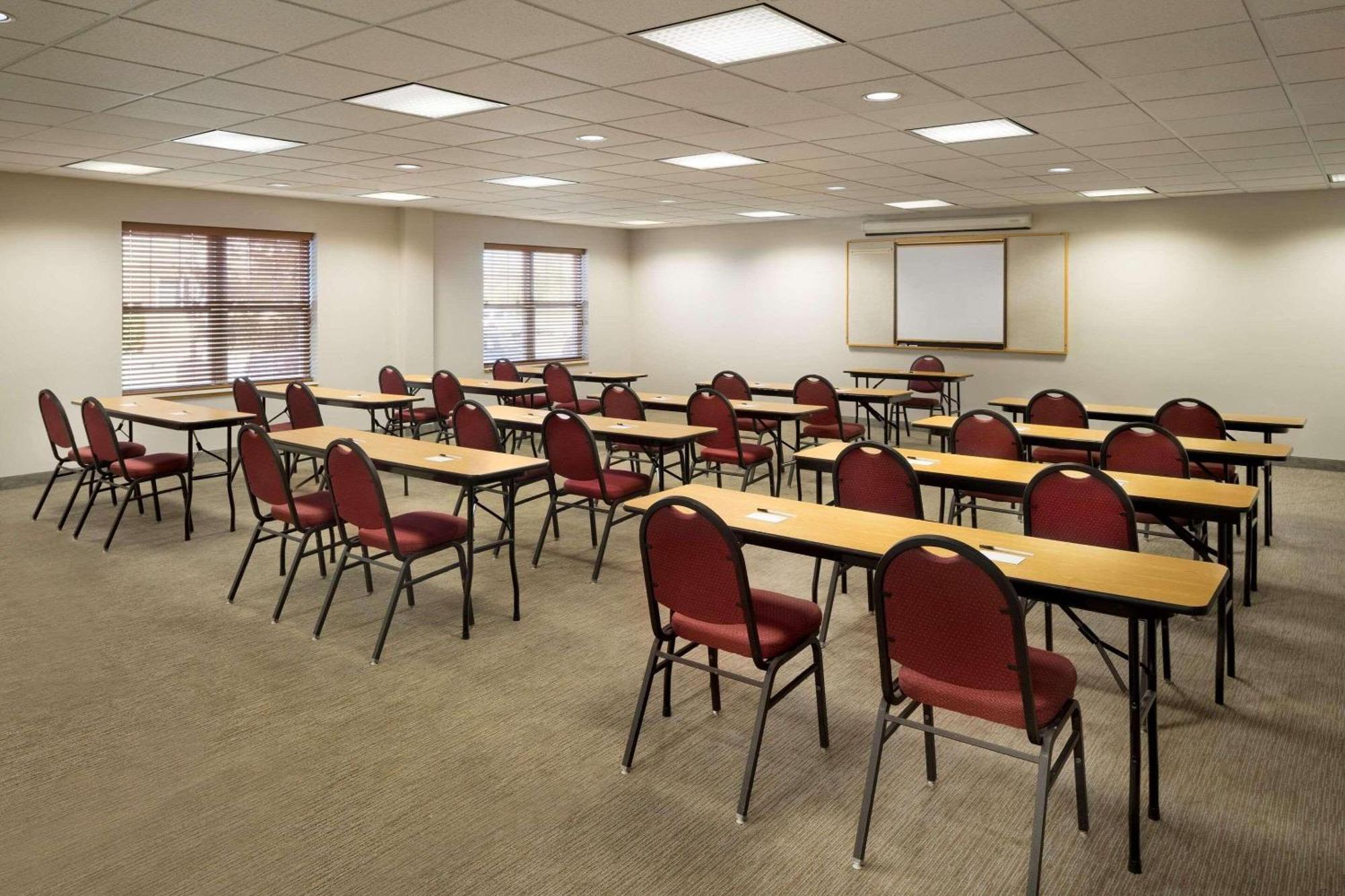 Country Inn & Suites By Radisson, Louisville East, Ky Esterno foto