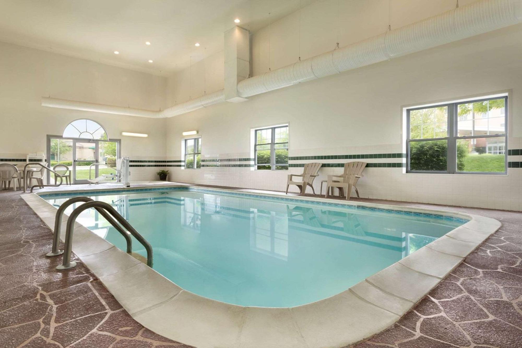 Country Inn & Suites By Radisson, Louisville East, Ky Esterno foto